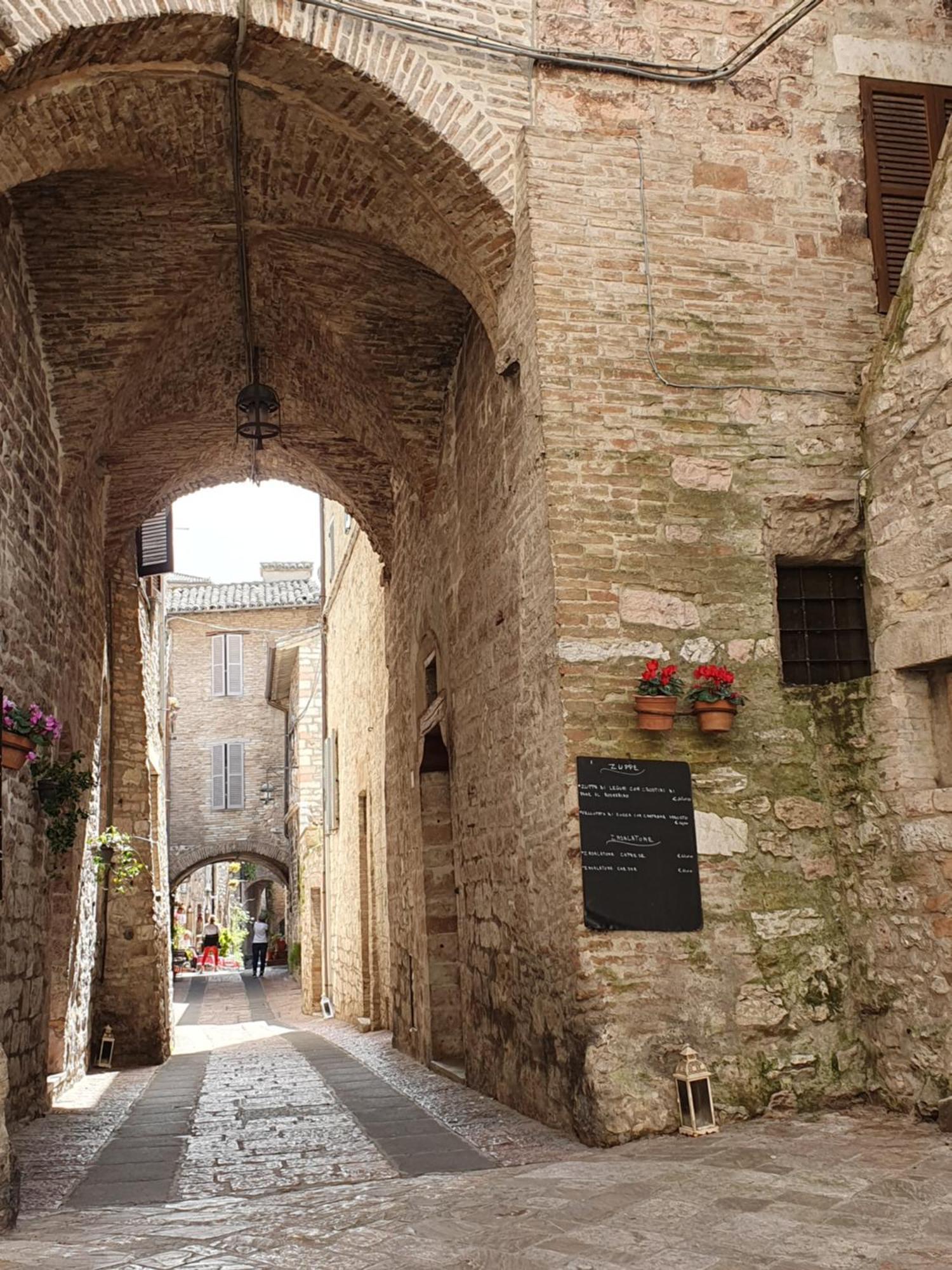 La Perla Di Tamara-Assisi Blu Apartment Bagian luar foto